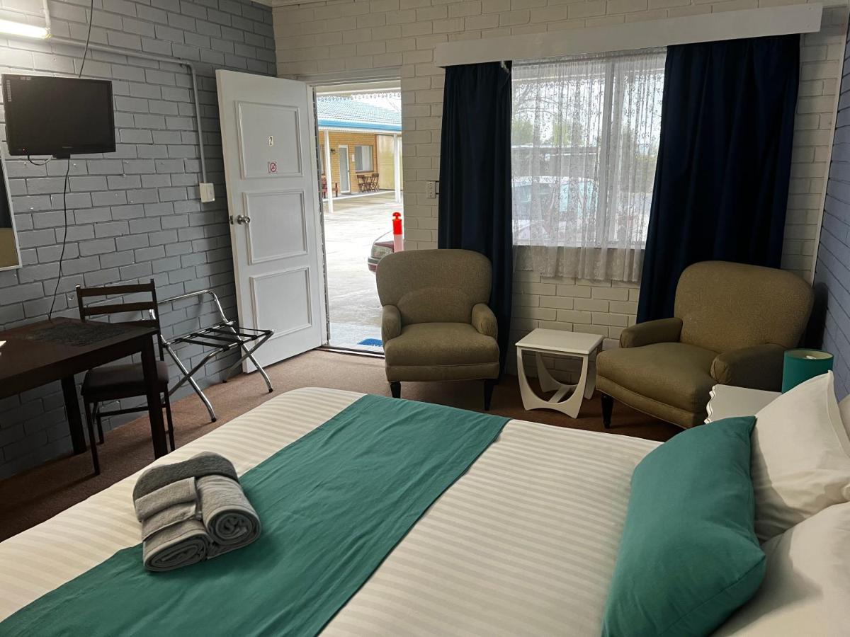 غلين اينيس Jillaroo Motor Inn المظهر الخارجي الصورة