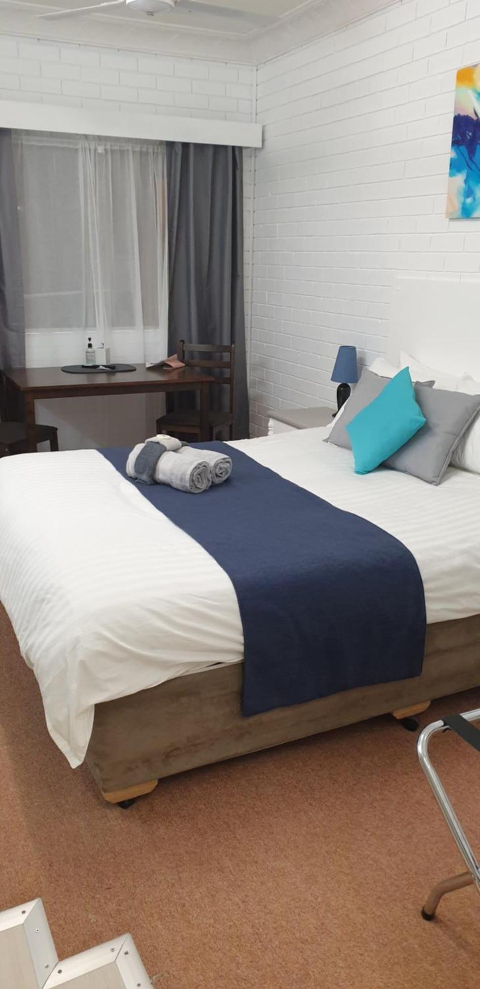غلين اينيس Jillaroo Motor Inn المظهر الخارجي الصورة