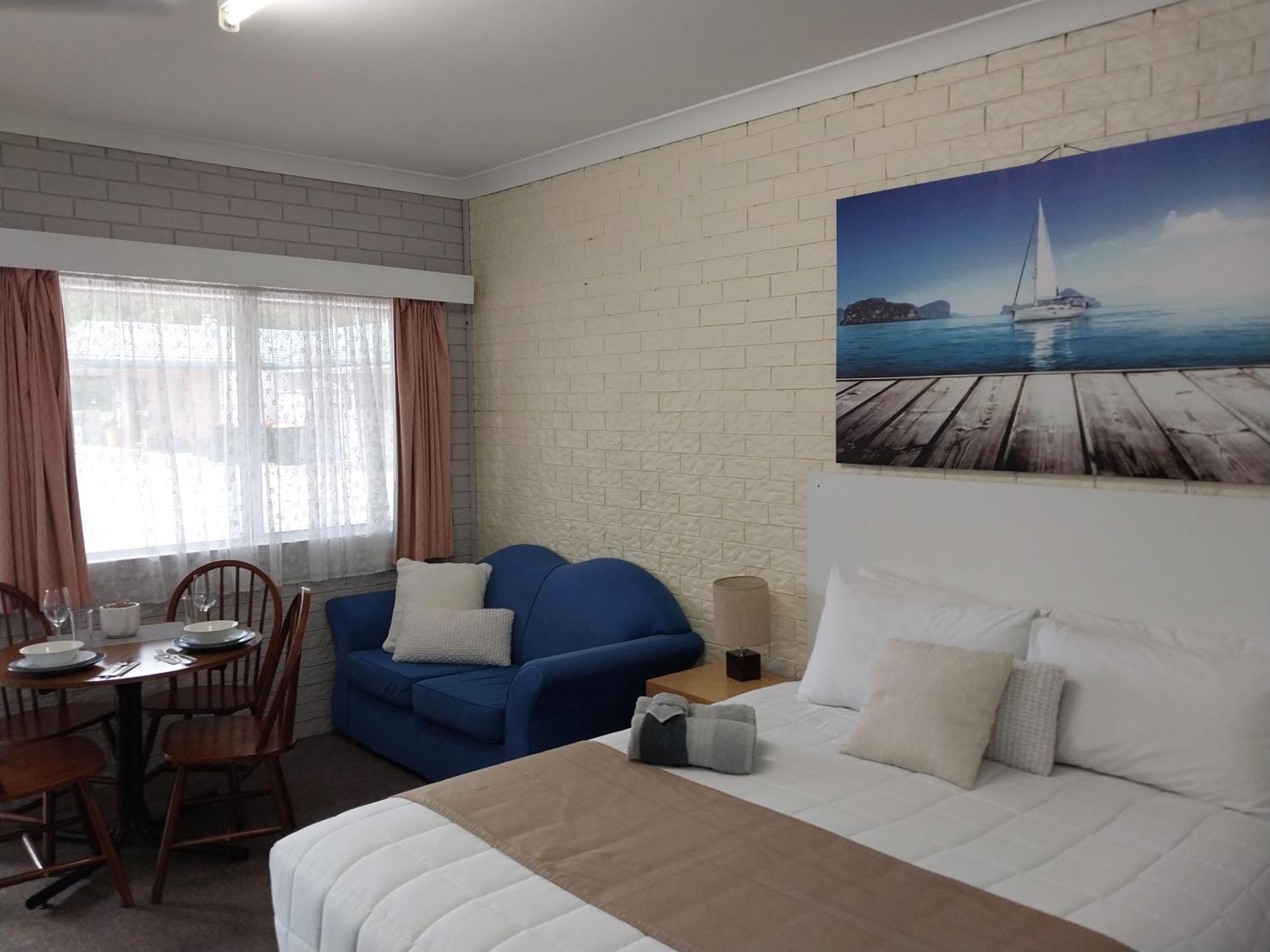 غلين اينيس Jillaroo Motor Inn المظهر الخارجي الصورة